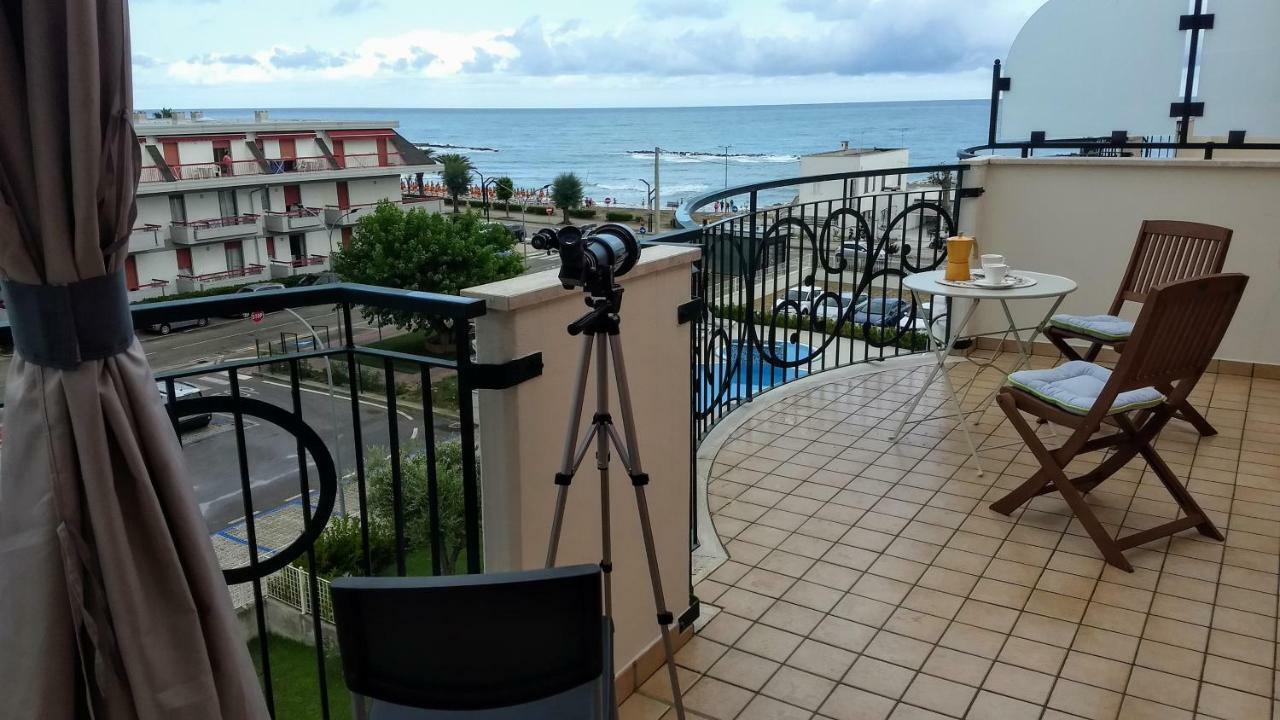 Appartamento Penthouse On The Adriatic Sea Martinsicuro Esterno foto
